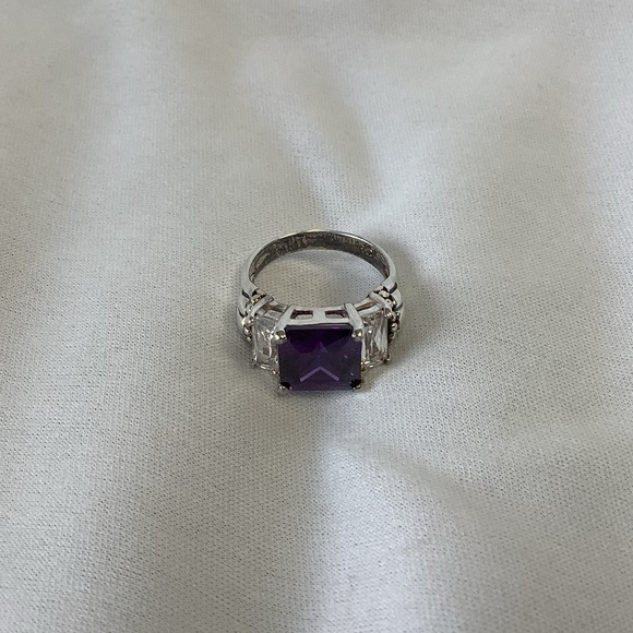 Silver ring - Picture 2 of 5